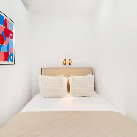 Whome Live The Lisbon Dream - Cobblestones & Culture *