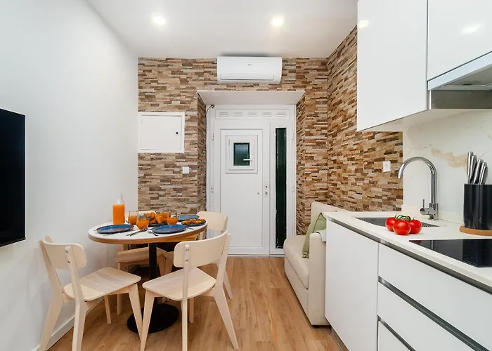 Апартаменты Whome Live The Lisbon Dream - Cobblestones & Culture